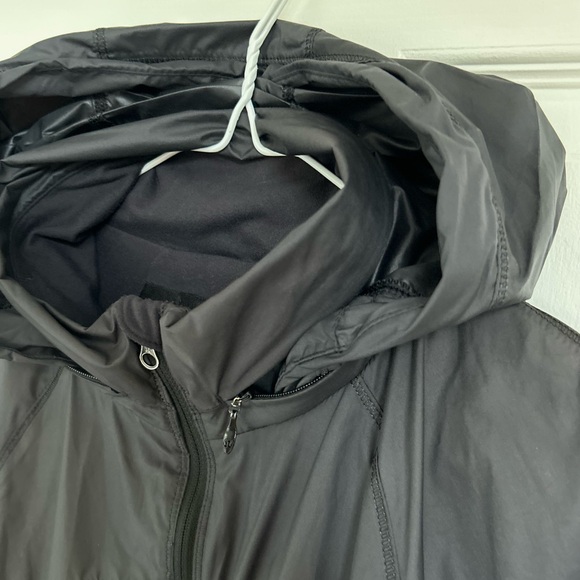 Lululemon Windbreaker Jacket, Black, Size 10 - Picture 10 of 12